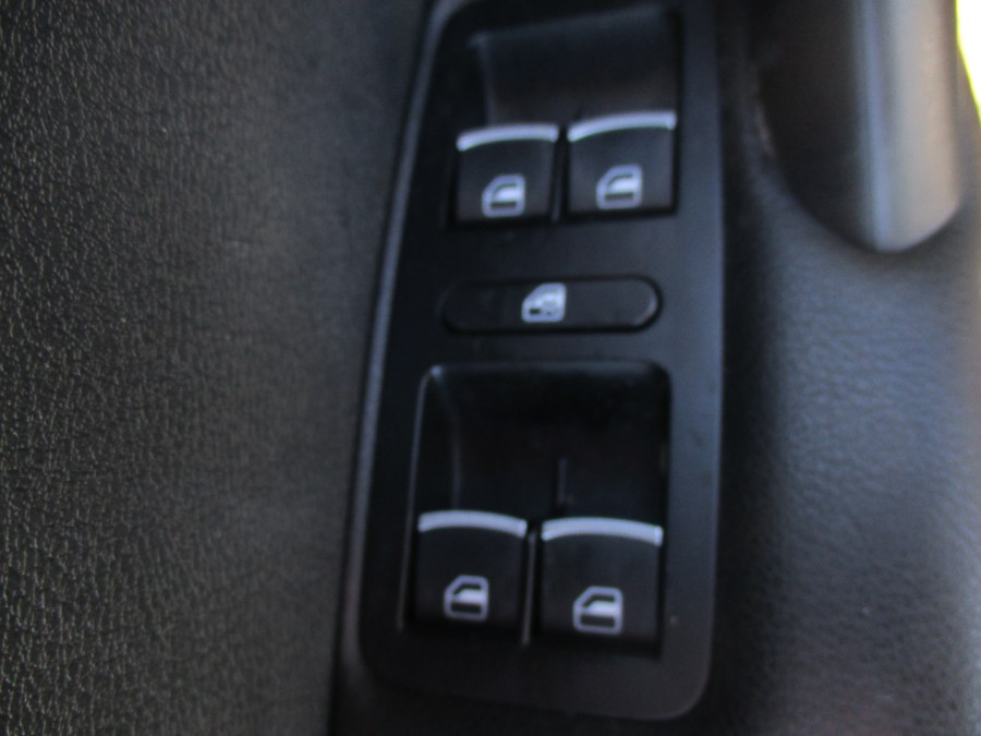 2013 Volkswagen Passat 4dr Sdn 2.5L Auto S PZEV, available for sale in Meriden, Connecticut | Cos Central Auto. Meriden, Connecticut 2013 Volkswagen Passat 4dr Sdn 2.5L Auto S PZEV, available for sale in Meriden, Connecticut | Cos Central Auto. Meriden, Connecticut