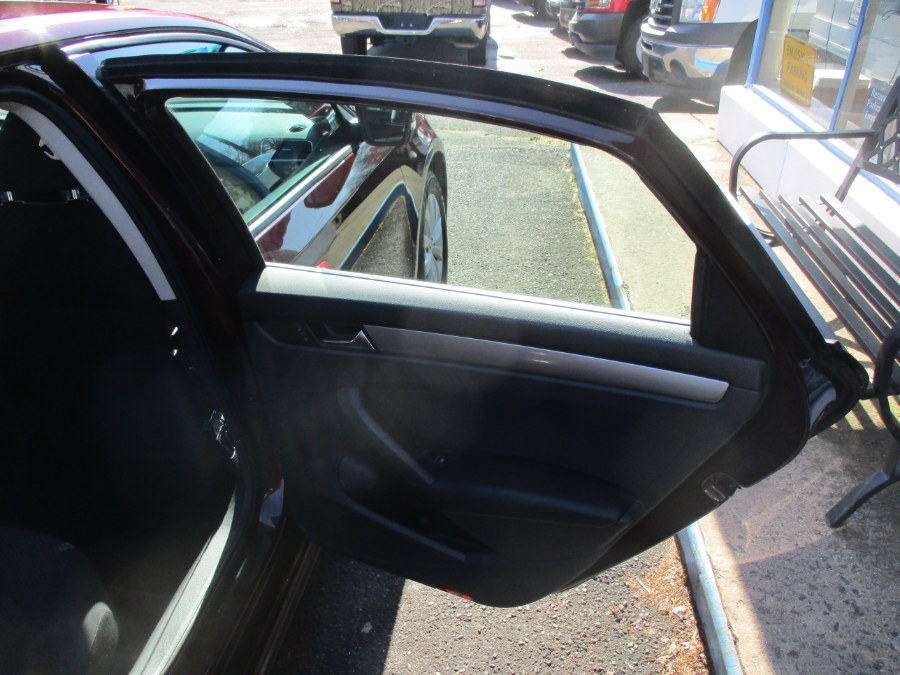 2013 Volkswagen Passat 4dr Sdn 2.5L Auto S PZEV, available for sale in Meriden, Connecticut | Cos Central Auto. Meriden, Connecticut 2013 Volkswagen Passat 4dr Sdn 2.5L Auto S PZEV, available for sale in Meriden, Connecticut | Cos Central Auto. Meriden, Connecticut