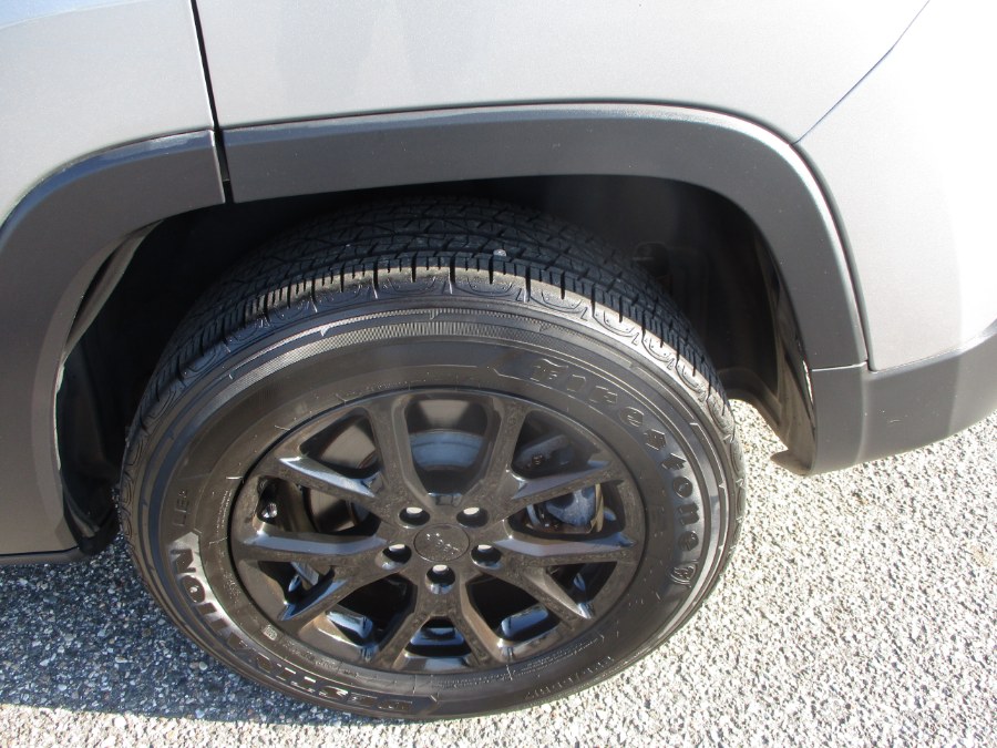 2015 Jeep Cherokee 4WD 4dr Sport, available for sale in Massapequa, New York | South Shore Auto Brokers & Sales. Massapequa, New York 2015 Jeep Cherokee 4WD 4dr Sport, available for sale in Massapequa, New York | South Shore Auto Brokers & Sales. Massapequa, New York