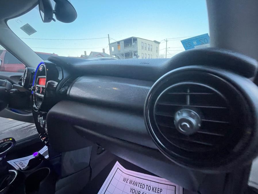 Used MINI Cooper Hardtop 2dr HB 2015 | Auto Match LLC. Waterbury, Connecticut Used MINI Cooper Hardtop 2dr HB 2015 | Auto Match LLC. Waterbury, Connecticut