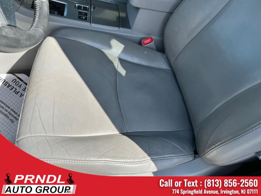 Used Toyota Highlander 4WD 4dr V6 SE (Natl) 2012 | PRNDL Auto Group. Irvington, New Jersey Used Toyota Highlander 4WD 4dr V6 SE (Natl) 2012 | PRNDL Auto Group. Irvington, New Jersey