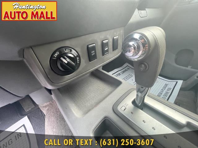 2010 Nissan Frontier 4WD Crew Cab LWB Auto SE, available for sale in Huntington Station, New York | Huntington Auto Mall. Huntington Station, New York 2010 Nissan Frontier 4WD Crew Cab LWB Auto SE, available for sale in Huntington Station, New York | Huntington Auto Mall. Huntington Station, New York