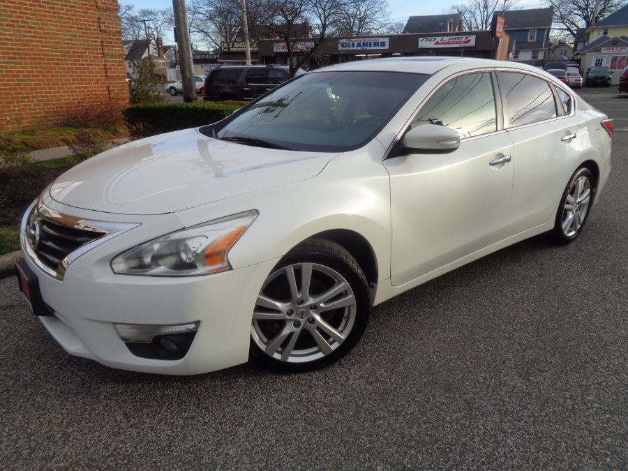 2013 Nissan Altima 4dr Sdn V6 3.5 SV, available for sale in Valley Stream, New York | NY Auto Traders. Valley Stream, New York