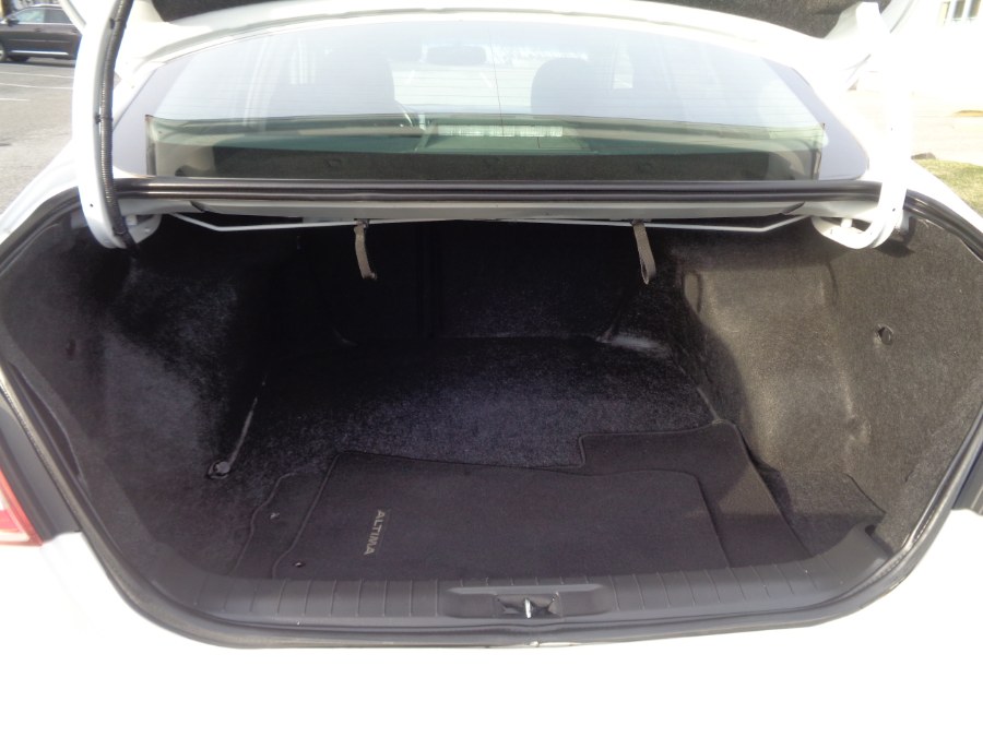 2013 Nissan Altima 4dr Sdn V6 3.5 SV, available for sale in Valley Stream, New York | NY Auto Traders. Valley Stream, New York 2013 Nissan Altima 4dr Sdn V6 3.5 SV, available for sale in Valley Stream, New York | NY Auto Traders. Valley Stream, New York
