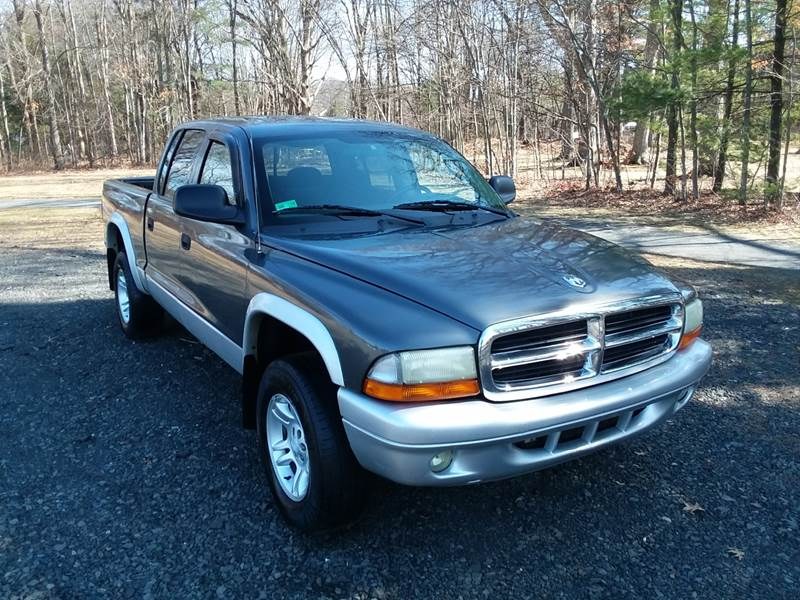 2003 Dodge Dakota 4dr Quad Cab 131" WB 4WD SLT, available for sale in Plainville, Connecticut | Choice Group LLC Choice Motor Car. Plainville, Connecticut