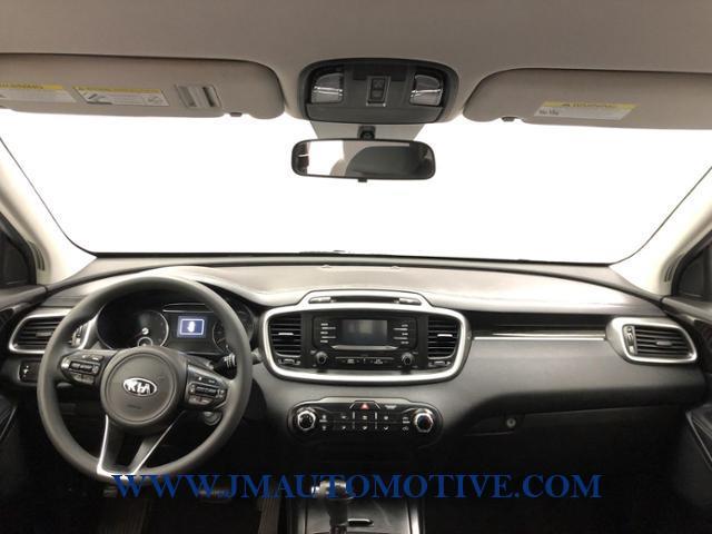 Used Kia Sorento LX AWD 2017 | J&M Automotive Sls&Svc LLC. Naugatuck, Connecticut Used Kia Sorento LX AWD 2017 | J&M Automotive Sls&Svc LLC. Naugatuck, Connecticut