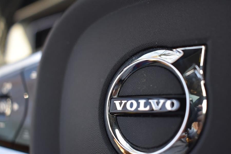 Used Volvo Xc60 T5 Inscription 2019 | Certified Performance Motors. Valley Stream, New York