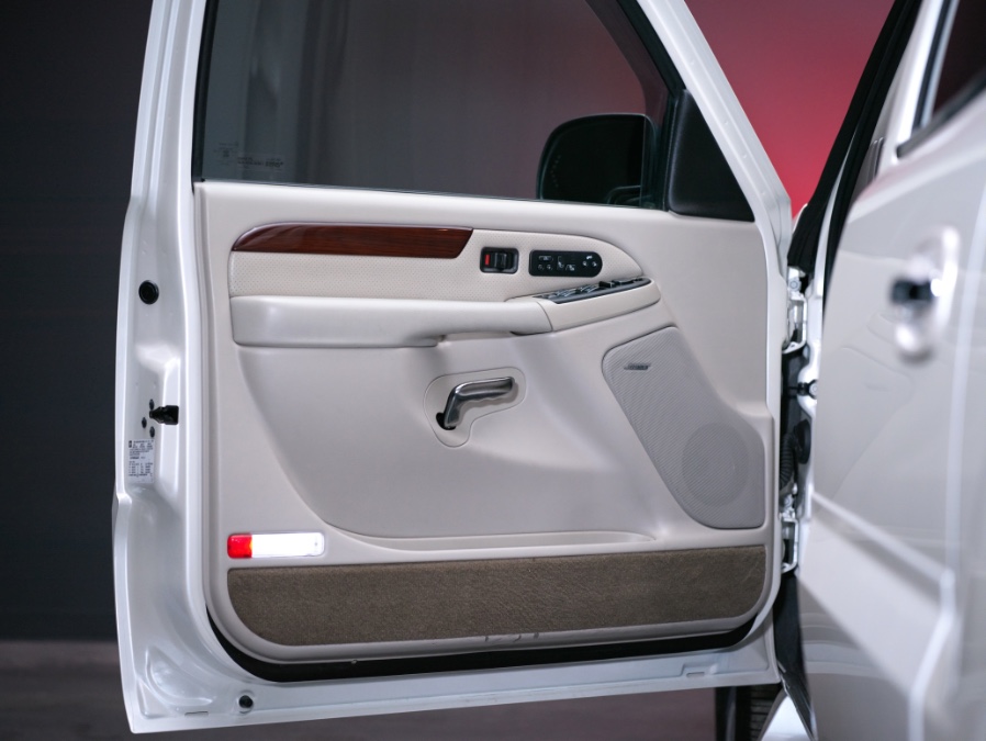 2003 Cadillac Escalade ESV 4dr AWD, available for sale in North Salem, New York | Meccanic Shop North Inc. North Salem, New York 2003 Cadillac Escalade ESV 4dr AWD, available for sale in North Salem, New York | Meccanic Shop North Inc. North Salem, New York