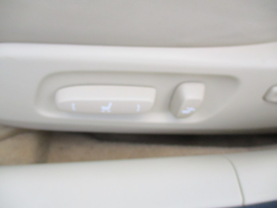 Used Lexus ES 350 4dr Sdn 2010 | Cos Central Auto. Meriden, Connecticut Used Lexus ES 350 4dr Sdn 2010 | Cos Central Auto. Meriden, Connecticut