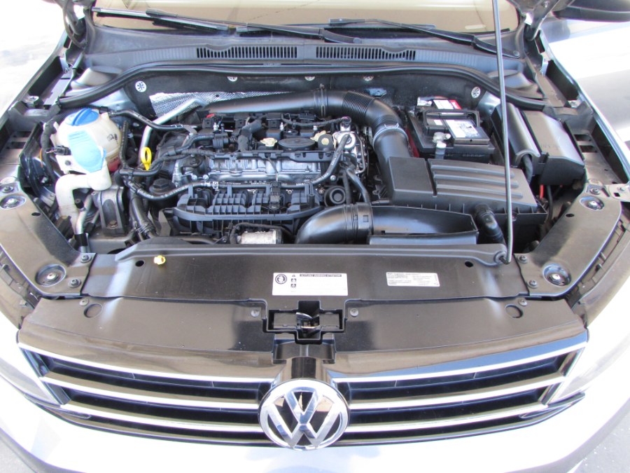 Used Volkswagen Jetta Sedan 4dr Man 1.8T Sport PZEV 2015 | VIP Auto Enterprise, Inc. Orlando, Florida Used Volkswagen Jetta Sedan 4dr Man 1.8T Sport PZEV 2015 | VIP Auto Enterprise, Inc. Orlando, Florida