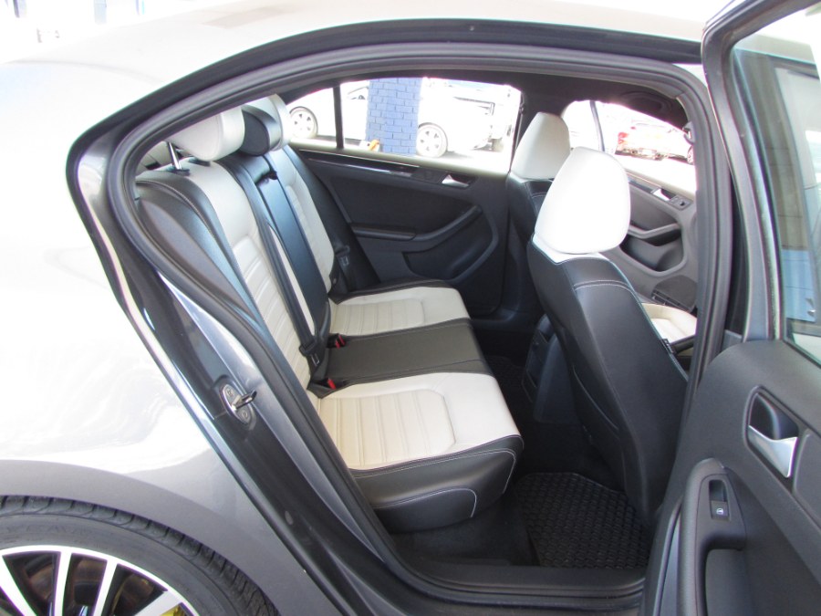 Used Volkswagen Jetta Sedan 4dr Man 1.8T Sport PZEV 2015 | VIP Auto Enterprise, Inc. Orlando, Florida Used Volkswagen Jetta Sedan 4dr Man 1.8T Sport PZEV 2015 | VIP Auto Enterprise, Inc. Orlando, Florida