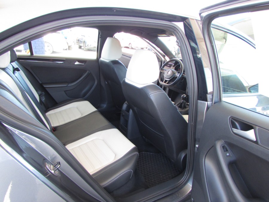 Used Volkswagen Jetta Sedan 4dr Man 1.8T Sport PZEV 2015 | VIP Auto Enterprise, Inc. Orlando, Florida Used Volkswagen Jetta Sedan 4dr Man 1.8T Sport PZEV 2015 | VIP Auto Enterprise, Inc. Orlando, Florida