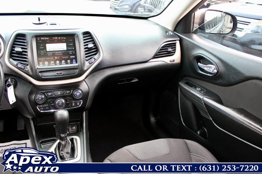 2017 Jeep Cherokee Latitude FWD, available for sale in Selden, New York | Apex Auto. Selden, New York 2017 Jeep Cherokee Latitude FWD, available for sale in Selden, New York | Apex Auto. Selden, New York