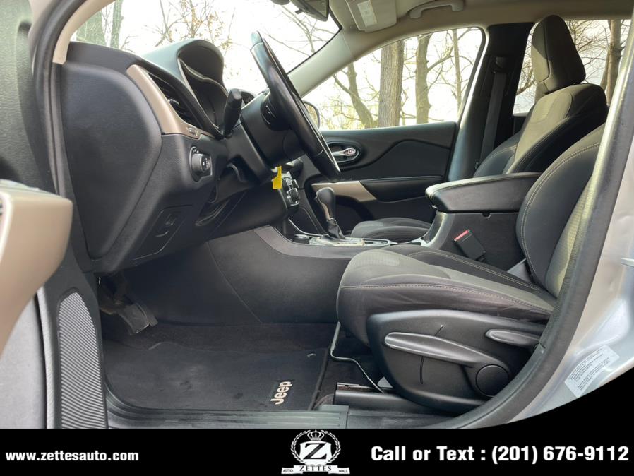 2017 Jeep Cherokee Latitude 4x4, available for sale in Jersey City, New Jersey | Zettes Auto Mall. Jersey City, New Jersey 2017 Jeep Cherokee Latitude 4x4, available for sale in Jersey City, New Jersey | Zettes Auto Mall. Jersey City, New Jersey