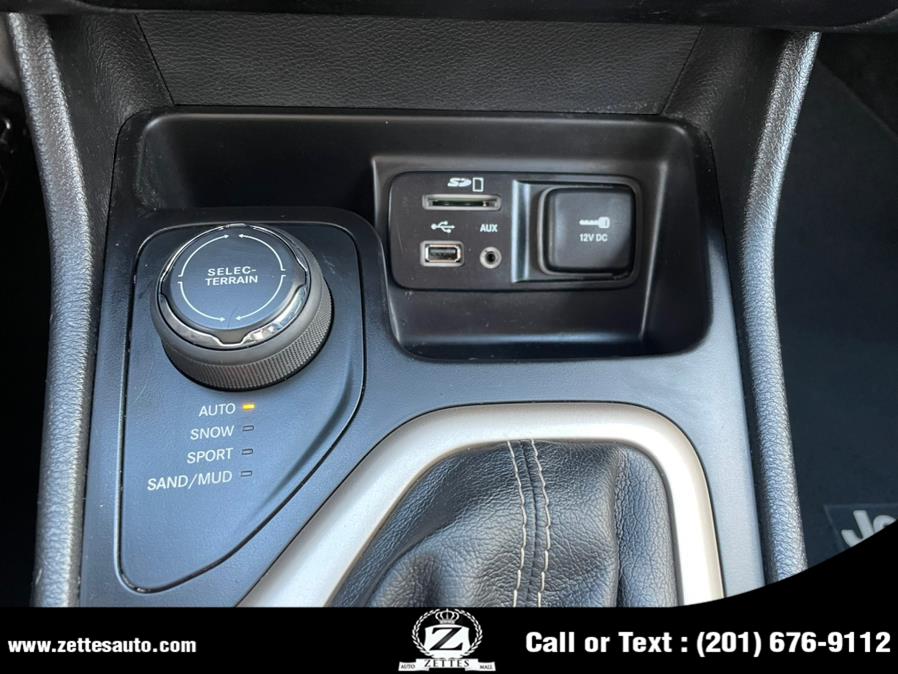 2017 Jeep Cherokee Latitude 4x4, available for sale in Jersey City, New Jersey | Zettes Auto Mall. Jersey City, New Jersey 2017 Jeep Cherokee Latitude 4x4, available for sale in Jersey City, New Jersey | Zettes Auto Mall. Jersey City, New Jersey