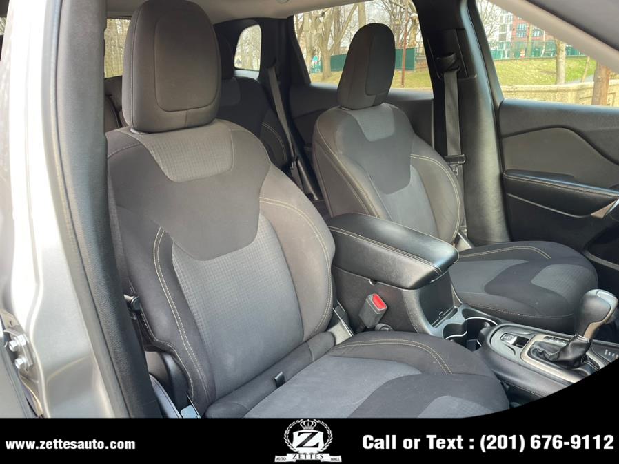 2017 Jeep Cherokee Latitude 4x4, available for sale in Jersey City, New Jersey | Zettes Auto Mall. Jersey City, New Jersey 2017 Jeep Cherokee Latitude 4x4, available for sale in Jersey City, New Jersey | Zettes Auto Mall. Jersey City, New Jersey