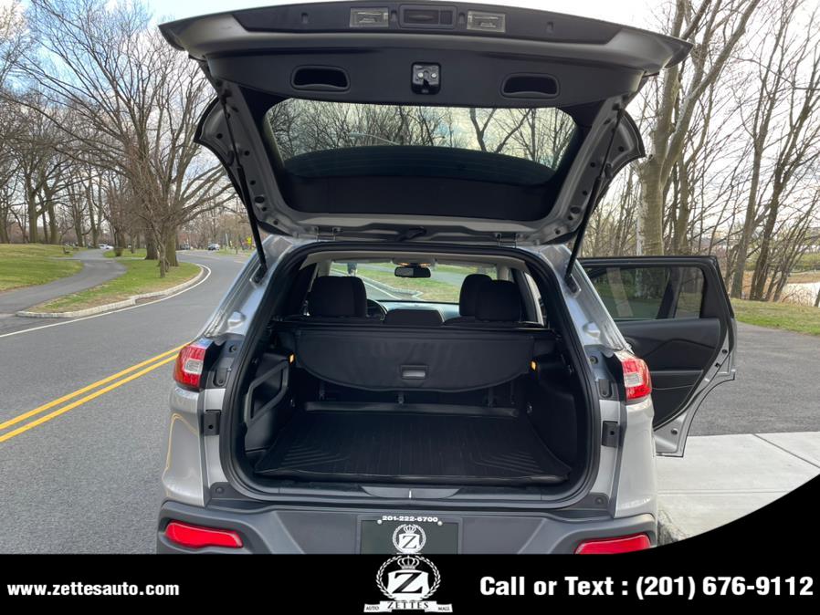 2017 Jeep Cherokee Latitude 4x4, available for sale in Jersey City, New Jersey | Zettes Auto Mall. Jersey City, New Jersey 2017 Jeep Cherokee Latitude 4x4, available for sale in Jersey City, New Jersey | Zettes Auto Mall. Jersey City, New Jersey