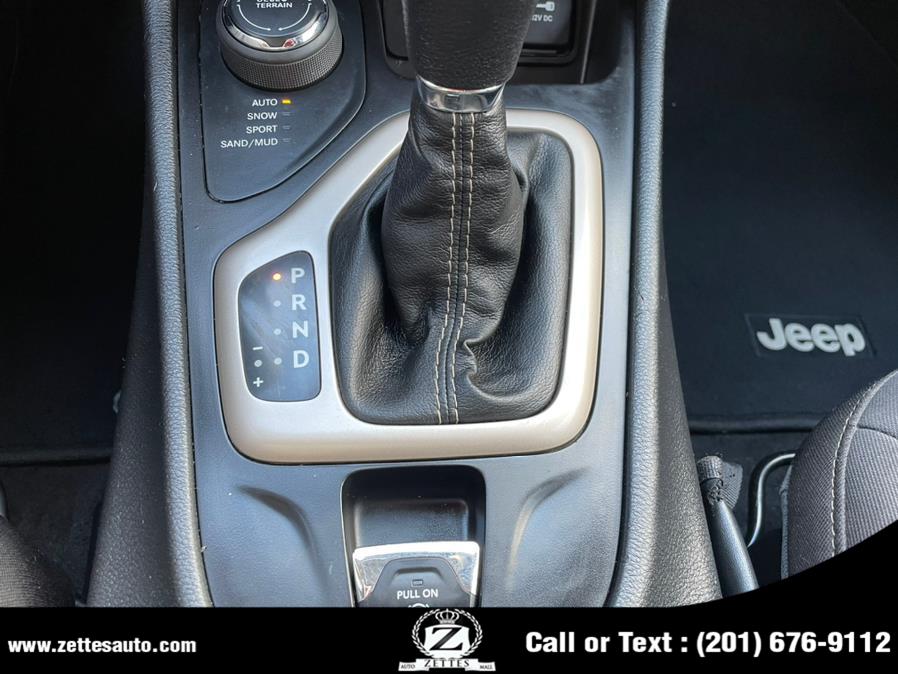 2017 Jeep Cherokee Latitude 4x4, available for sale in Jersey City, New Jersey | Zettes Auto Mall. Jersey City, New Jersey 2017 Jeep Cherokee Latitude 4x4, available for sale in Jersey City, New Jersey | Zettes Auto Mall. Jersey City, New Jersey