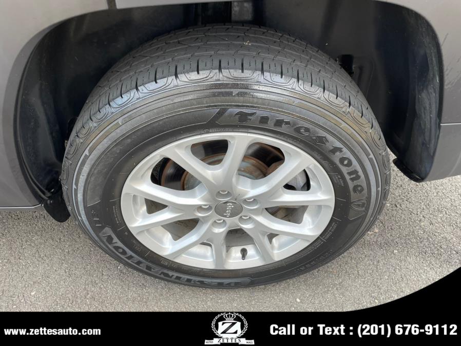2017 Jeep Cherokee Latitude 4x4, available for sale in Jersey City, New Jersey | Zettes Auto Mall. Jersey City, New Jersey 2017 Jeep Cherokee Latitude 4x4, available for sale in Jersey City, New Jersey | Zettes Auto Mall. Jersey City, New Jersey