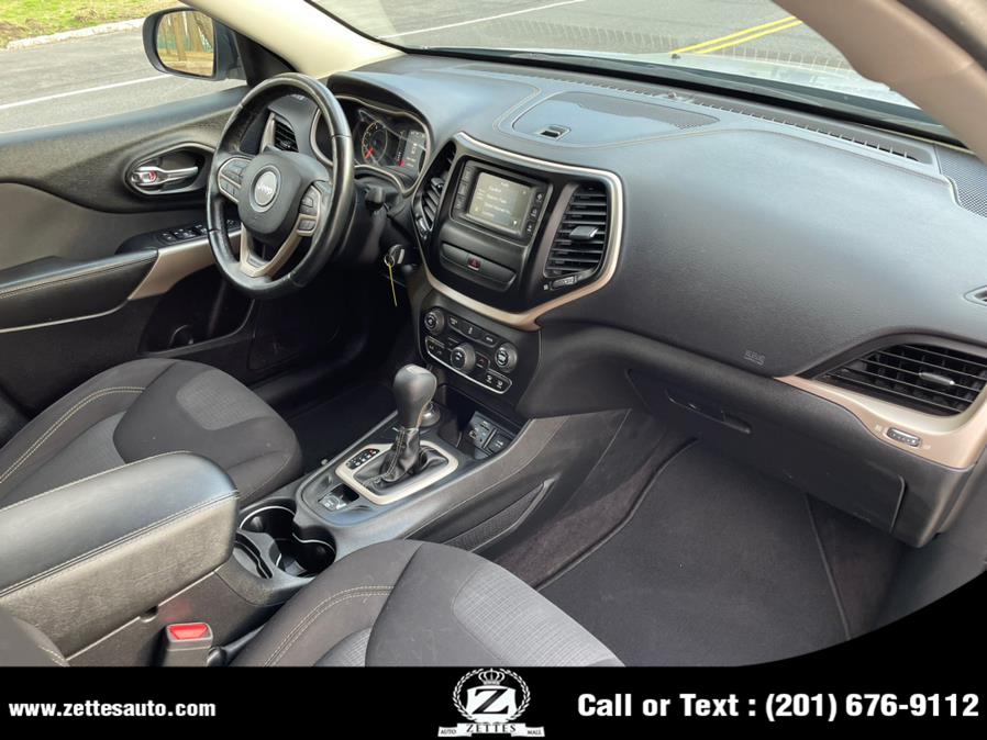 2017 Jeep Cherokee Latitude 4x4, available for sale in Jersey City, New Jersey | Zettes Auto Mall. Jersey City, New Jersey 2017 Jeep Cherokee Latitude 4x4, available for sale in Jersey City, New Jersey | Zettes Auto Mall. Jersey City, New Jersey