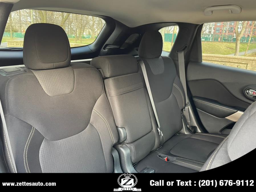 2017 Jeep Cherokee Latitude 4x4, available for sale in Jersey City, New Jersey | Zettes Auto Mall. Jersey City, New Jersey 2017 Jeep Cherokee Latitude 4x4, available for sale in Jersey City, New Jersey | Zettes Auto Mall. Jersey City, New Jersey