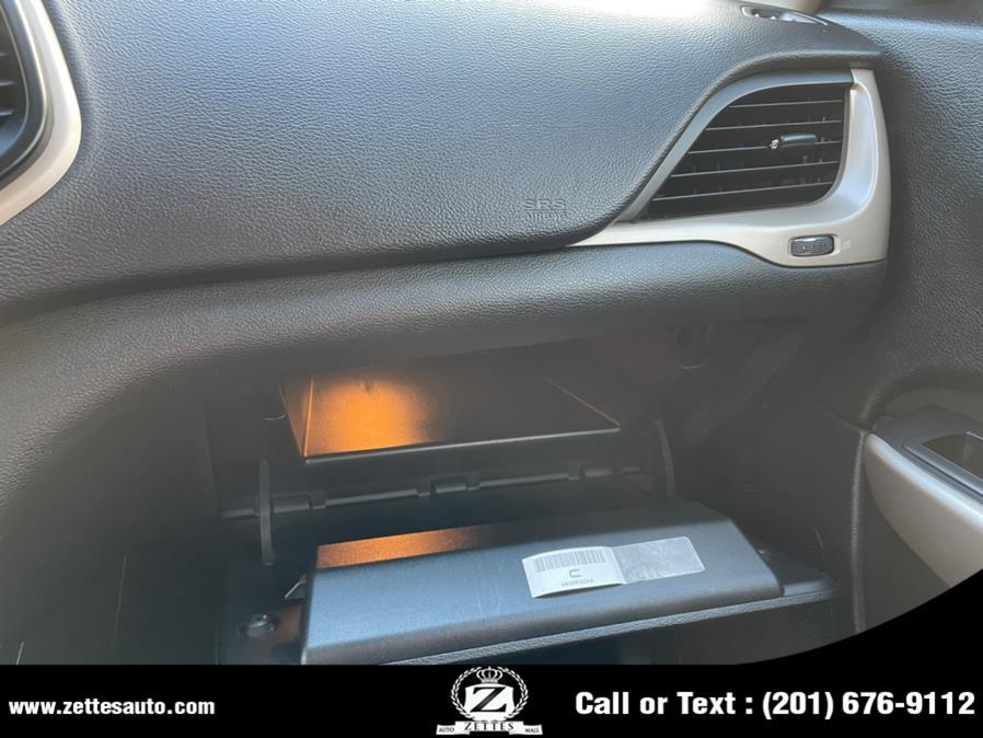 2017 Jeep Cherokee Latitude 4x4, available for sale in Jersey City, New Jersey | Zettes Auto Mall. Jersey City, New Jersey 2017 Jeep Cherokee Latitude 4x4, available for sale in Jersey City, New Jersey | Zettes Auto Mall. Jersey City, New Jersey