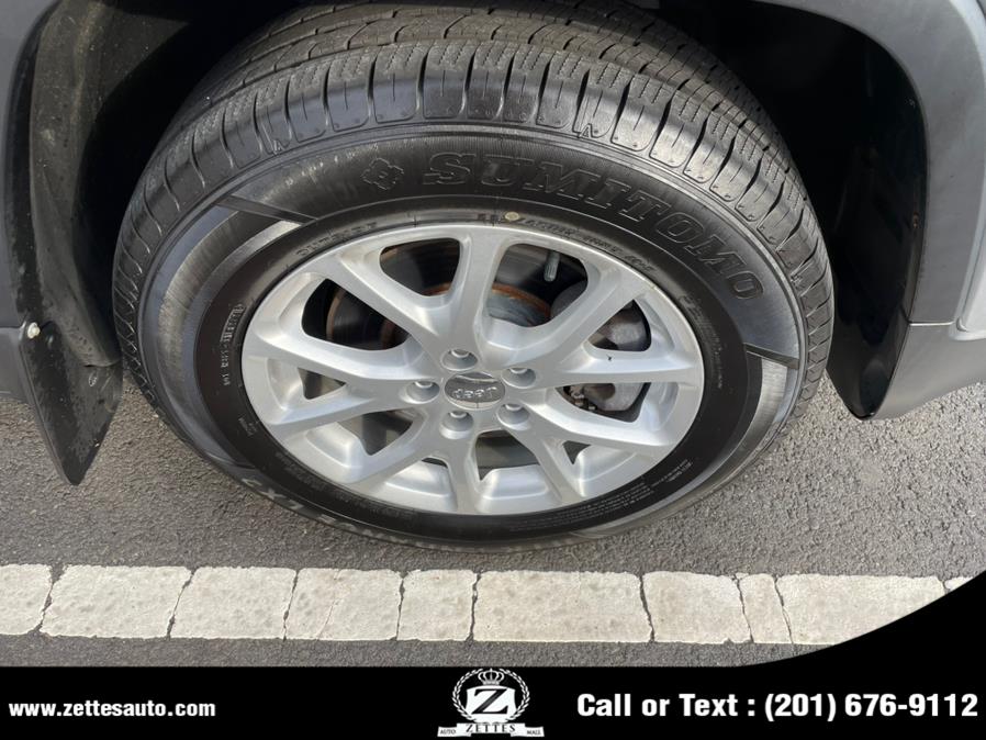 2017 Jeep Cherokee Latitude 4x4, available for sale in Jersey City, New Jersey | Zettes Auto Mall. Jersey City, New Jersey 2017 Jeep Cherokee Latitude 4x4, available for sale in Jersey City, New Jersey | Zettes Auto Mall. Jersey City, New Jersey