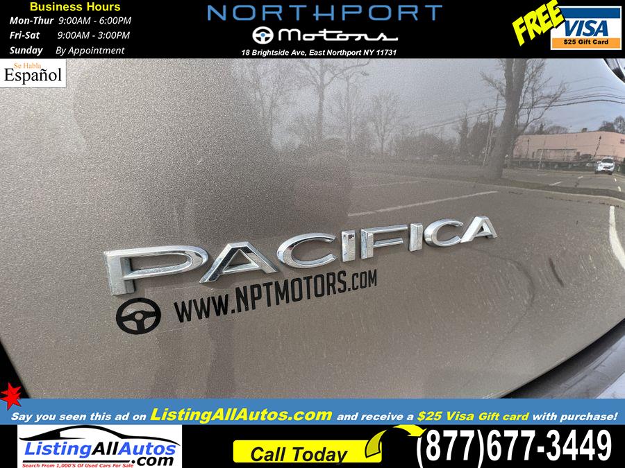 Used Chrysler Pacifica Touring-L Minivan 4D 2017 | www.ListingAllAutos.com. Patchogue, New York