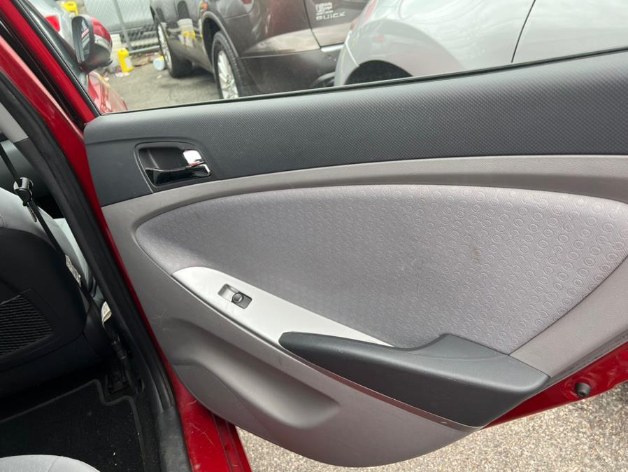 2013 Hyundai Accent 5dr HB Auto SE, available for sale in Brooklyn, New York | Atlantic Used Car Sales. Brooklyn, New York 2013 Hyundai Accent 5dr HB Auto SE, available for sale in Brooklyn, New York | Atlantic Used Car Sales. Brooklyn, New York