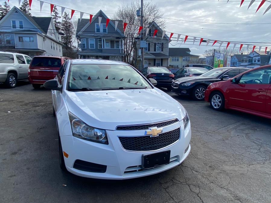 Used Chevrolet Cruze 4dr Sdn Auto LS 2013 | CT Auto. Bridgeport, Connecticut Used Chevrolet Cruze 4dr Sdn Auto LS 2013 | CT Auto. Bridgeport, Connecticut