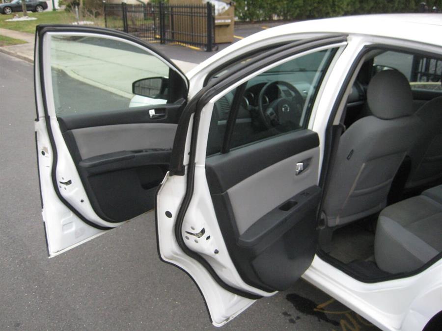 Used Nissan Sentra 2.0 S 4dr Sedan 2010 | Rite Choice Auto Inc.. Massapequa, New York Used Nissan Sentra 2.0 S 4dr Sedan 2010 | Rite Choice Auto Inc.. Massapequa, New York