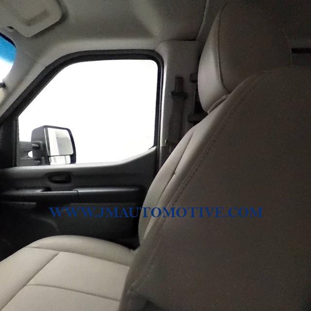Used Nissan Nvp 3500 V8 SL 2016 | J&M Automotive Sls&Svc LLC. Naugatuck, Connecticut Used Nissan Nvp 3500 V8 SL 2016 | J&M Automotive Sls&Svc LLC. Naugatuck, Connecticut