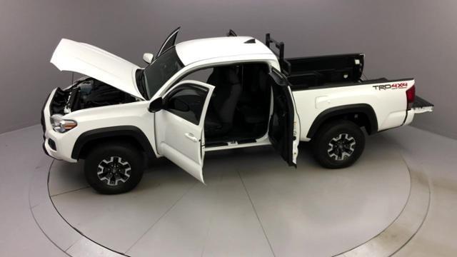 2016 Toyota Tacoma 4WD Access Cab V6 AT TRD Off Road, available for sale in Naugatuck, Connecticut | J&M Automotive Sls&Svc LLC. Naugatuck, Connecticut 2016 Toyota Tacoma 4WD Access Cab V6 AT TRD Off Road, available for sale in Naugatuck, Connecticut | J&M Automotive Sls&Svc LLC. Naugatuck, Connecticut