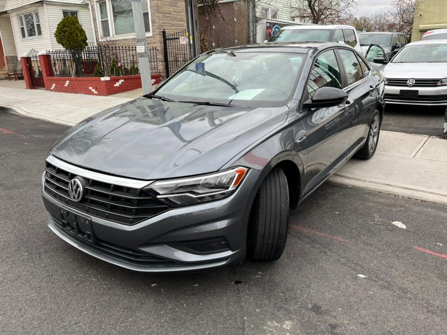 2019 Volkswagen Jetta R-Line Auto w/SULEV, available for sale in Jamaica, New York | Sunrise Autoland. Jamaica, New York 2019 Volkswagen Jetta R-Line Auto w/SULEV, available for sale in Jamaica, New York | Sunrise Autoland. Jamaica, New York