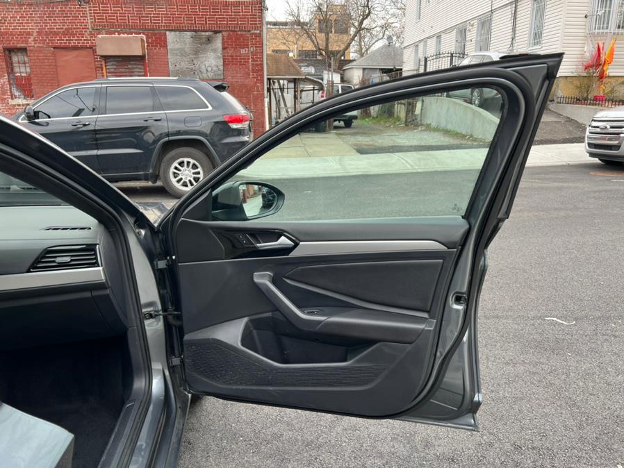 2019 Volkswagen Jetta R-Line Auto w/SULEV, available for sale in Jamaica, New York | Sunrise Autoland. Jamaica, New York 2019 Volkswagen Jetta R-Line Auto w/SULEV, available for sale in Jamaica, New York | Sunrise Autoland. Jamaica, New York