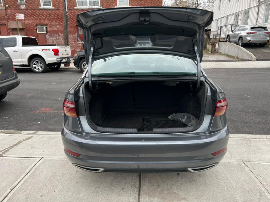 2019 Volkswagen Jetta R-Line Auto w/SULEV, available for sale in Jamaica, New York | Sunrise Autoland. Jamaica, New York 2019 Volkswagen Jetta R-Line Auto w/SULEV, available for sale in Jamaica, New York | Sunrise Autoland. Jamaica, New York