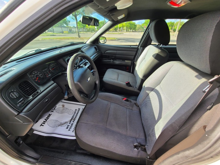 2011 Ford Police Interceptor 4dr Sdn Street Appear w/3.27 Axle, available for sale in Longwood, Florida | Majestic Autos Inc.. Longwood, Florida 2011 Ford Police Interceptor 4dr Sdn Street Appear w/3.27 Axle, available for sale in Longwood, Florida | Majestic Autos Inc.. Longwood, Florida