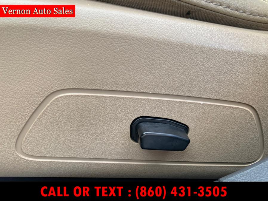 2016 Jeep Compass 4WD 4dr Latitude, available for sale in Manchester, Connecticut | Vernon Auto Sale & Service. Manchester, Connecticut 2016 Jeep Compass 4WD 4dr Latitude, available for sale in Manchester, Connecticut | Vernon Auto Sale & Service. Manchester, Connecticut