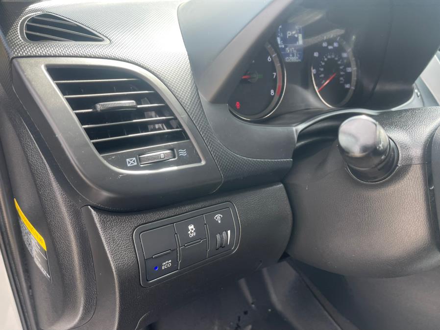 2015 Hyundai Accent 5dr HB Auto GS, available for sale in South Windsor, Connecticut | Mike And Tony Auto Sales, Inc. South Windsor, Connecticut 2015 Hyundai Accent 5dr HB Auto GS, available for sale in South Windsor, Connecticut | Mike And Tony Auto Sales, Inc. South Windsor, Connecticut