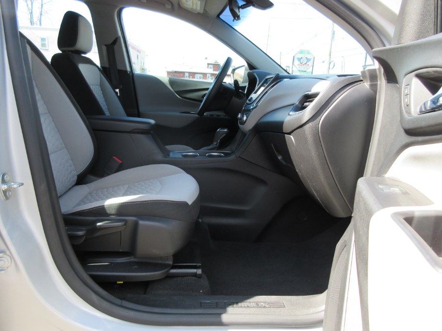 Used Chevrolet Equinox FWD 4dr LS w/1LS 2019 | Route 27 Auto Mall. Linden, New Jersey Used Chevrolet Equinox FWD 4dr LS w/1LS 2019 | Route 27 Auto Mall. Linden, New Jersey