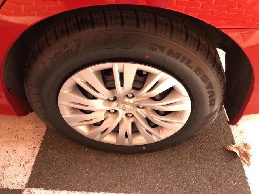2013 Toyota Camry 4dr Sdn Auto LE, available for sale in Waterbury, Connecticut | National Auto Brokers, Inc.. Waterbury, Connecticut 2013 Toyota Camry 4dr Sdn Auto LE, available for sale in Waterbury, Connecticut | National Auto Brokers, Inc.. Waterbury, Connecticut