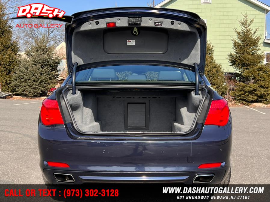Used BMW 7 Series 4dr Sdn 750Li xDrive AWD 2012 | Dash Auto Gallery Inc.. Newark, New Jersey Used BMW 7 Series 4dr Sdn 750Li xDrive AWD 2012 | Dash Auto Gallery Inc.. Newark, New Jersey