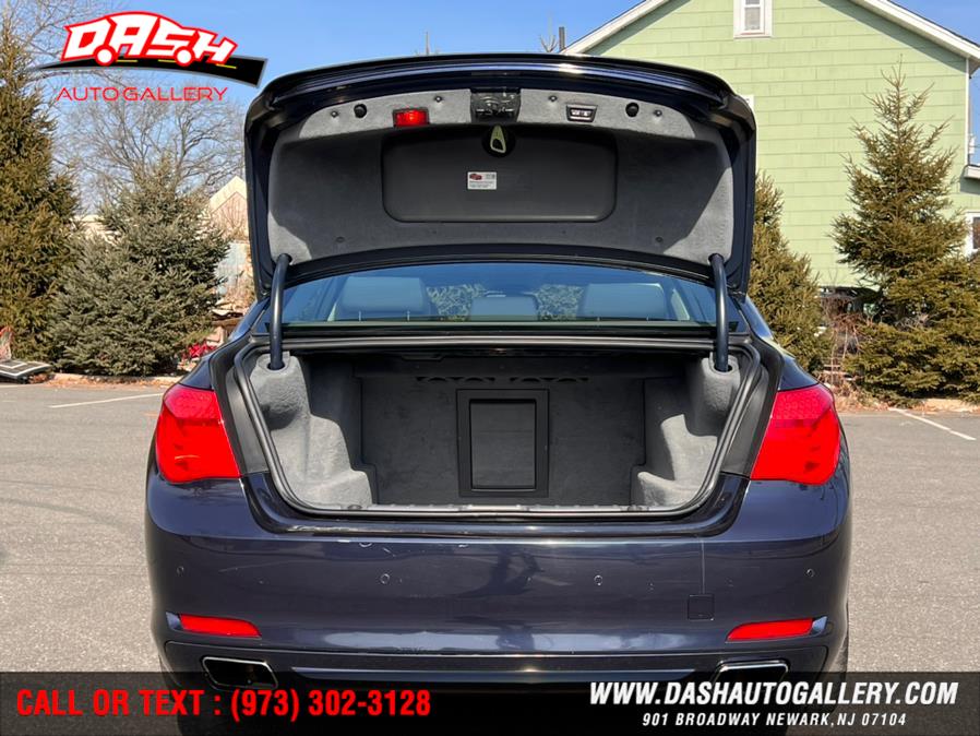 Used BMW 7 Series 4dr Sdn 750Li xDrive AWD 2012 | Dash Auto Gallery Inc.. Newark, New Jersey Used BMW 7 Series 4dr Sdn 750Li xDrive AWD 2012 | Dash Auto Gallery Inc.. Newark, New Jersey