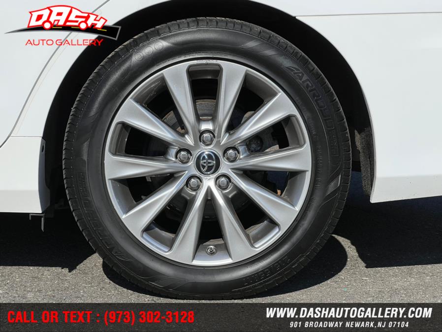 2015 Toyota Camry Hybrid 4dr Sdn XLE (Natl), available for sale in Newark, New Jersey | Dash Auto Gallery Inc.. Newark, New Jersey 2015 Toyota Camry Hybrid 4dr Sdn XLE (Natl), available for sale in Newark, New Jersey | Dash Auto Gallery Inc.. Newark, New Jersey