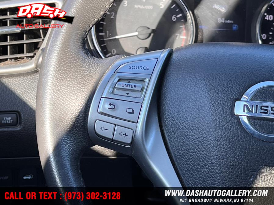 Used Nissan Rogue AWD 4dr SV 2015 | Dash Auto Gallery Inc.. Newark, New Jersey Used Nissan Rogue AWD 4dr SV 2015 | Dash Auto Gallery Inc.. Newark, New Jersey