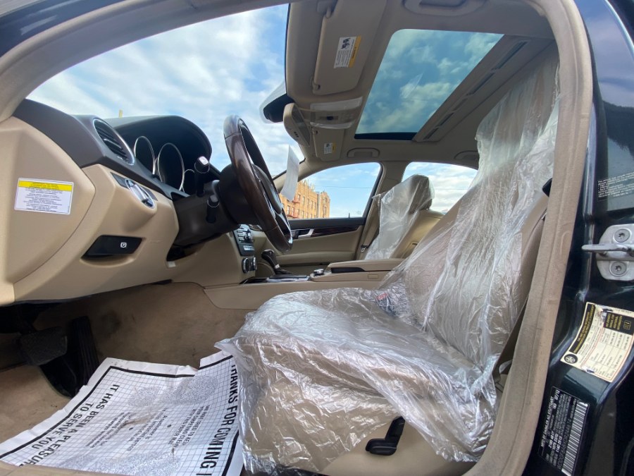 Used Mercedes-Benz C-Class 4dr Sdn C300 Luxury 4MATIC 2013 | Wide World Inc. Brooklyn, New York Used Mercedes-Benz C-Class 4dr Sdn C300 Luxury 4MATIC 2013 | Wide World Inc. Brooklyn, New York