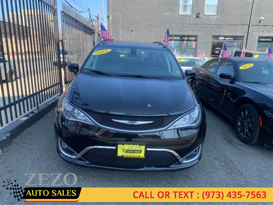 Chrysler Pacifica 2018 in Newark, Harrison, Irvington, Hillside NJ