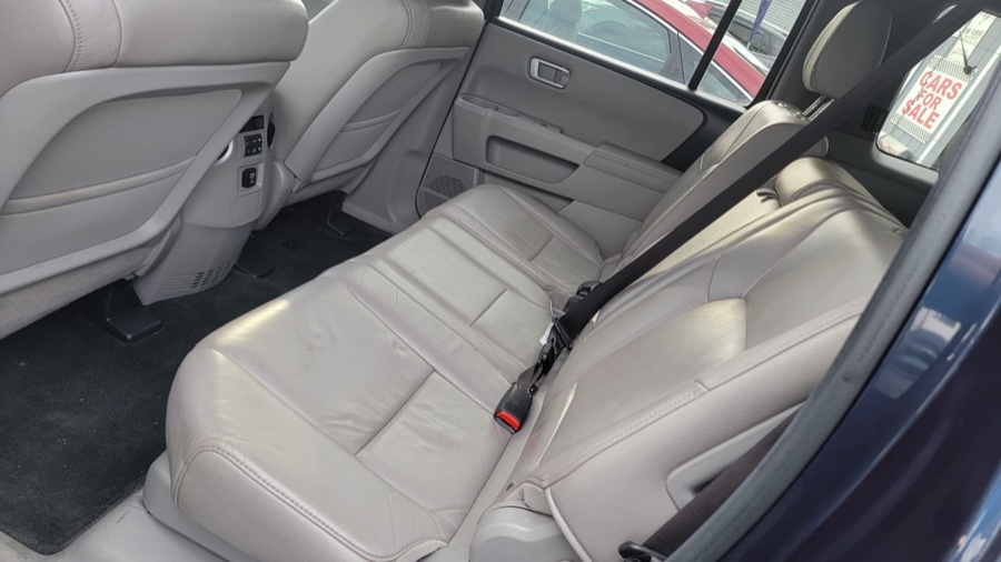 2012 Honda Pilot 4WD 4dr EX-L, available for sale in Milford, Connecticut | Adonai Auto Sales LLC. Milford, Connecticut 2012 Honda Pilot 4WD 4dr EX-L, available for sale in Milford, Connecticut | Adonai Auto Sales LLC. Milford, Connecticut