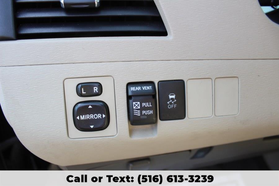 2011 Toyota Sienna 5dr 7-Pass Van V6 XLE AWD, available for sale in Great Neck, New York | Great Neck Car Buyers & Sellers. Great Neck, New York 2011 Toyota Sienna 5dr 7-Pass Van V6 XLE AWD, available for sale in Great Neck, New York | Great Neck Car Buyers & Sellers. Great Neck, New York