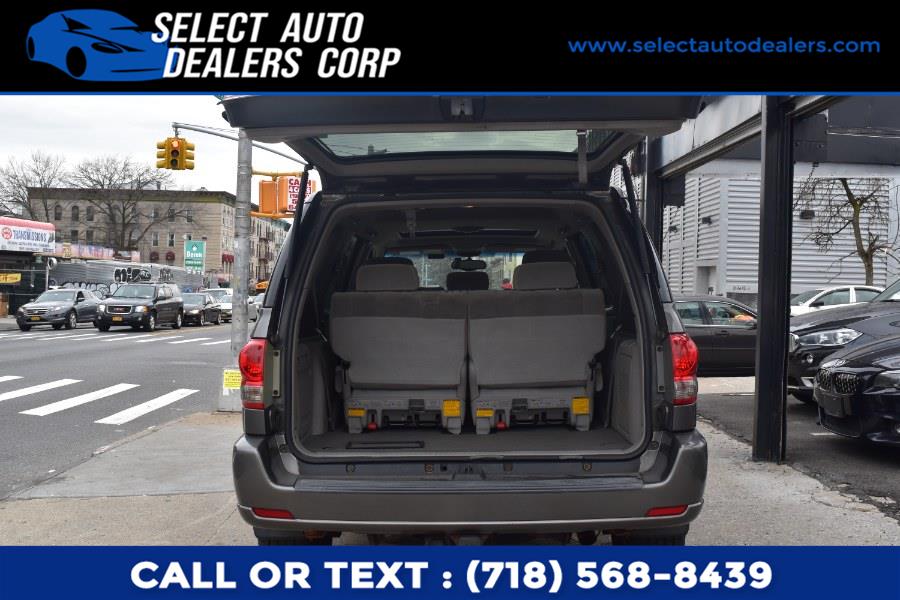 Used Toyota Sequoia 4dr SR5 4WD 2005 | Select Auto Dealers Corp. Brooklyn, New York Used Toyota Sequoia 4dr SR5 4WD 2005 | Select Auto Dealers Corp. Brooklyn, New York